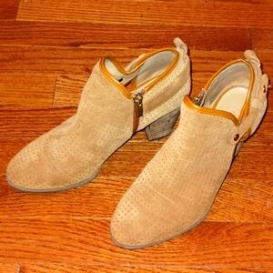 brown women's boots size 7-8